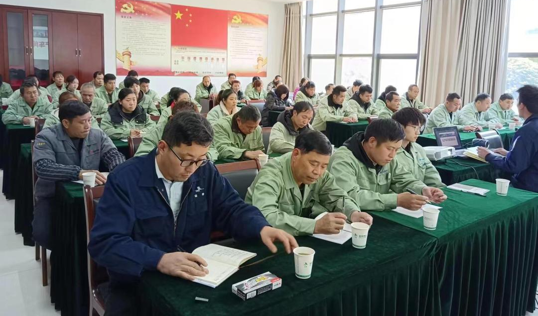 匠心筑梦 赋能提升︱东升国际装饰开展生产治理培训