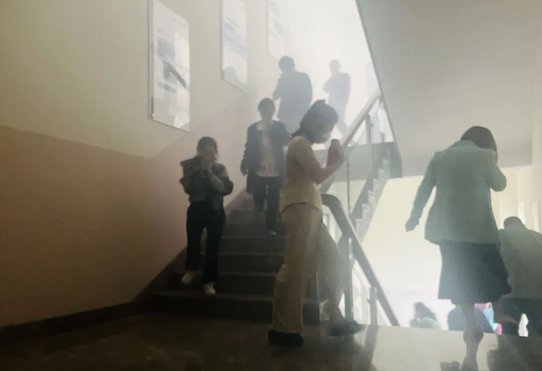 东升国际装饰开展全员消防培训演练 筑牢企业清静"防火墙"-东升国际新闻-东升国际有限公司